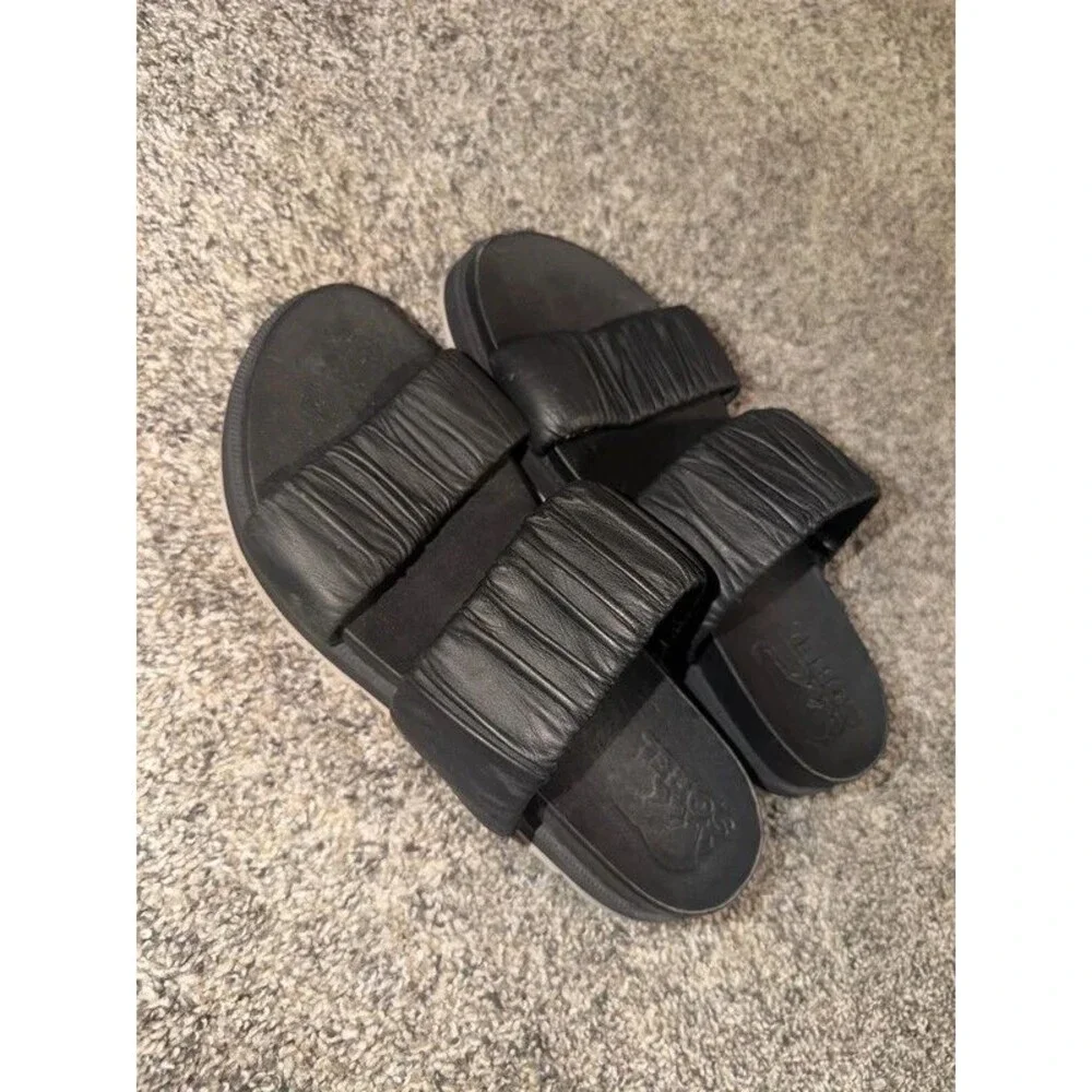 Sorel Roaming Two Strap Black Leather Slip-On Slide/Sandals Women’s Size 8.5 US